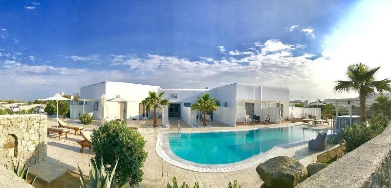 Queen Boutique Suites Mykonos Town Екстер'єр фото