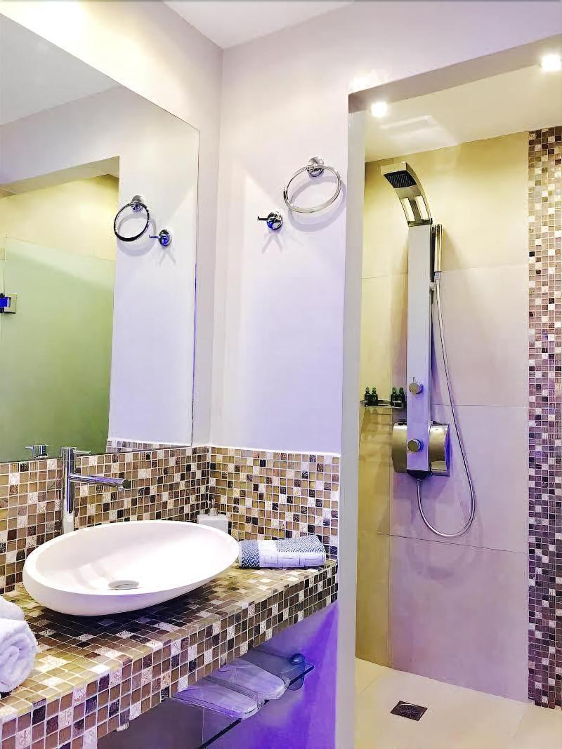 Queen Boutique Suites Mykonos Town Екстер'єр фото