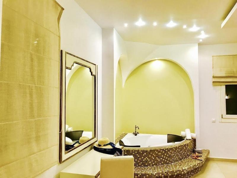 Queen Boutique Suites Mykonos Town Екстер'єр фото
