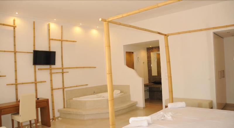 Queen Boutique Suites Mykonos Town Екстер'єр фото