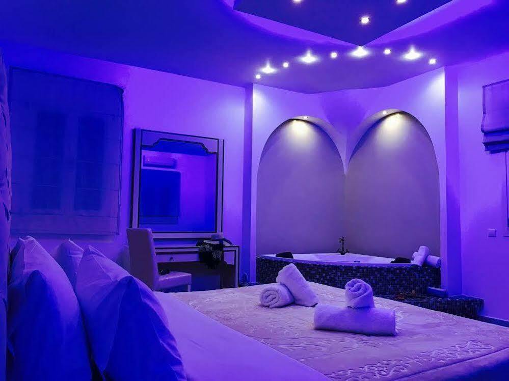Queen Boutique Suites Mykonos Town Екстер'єр фото